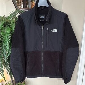 The North Face Black Fleece Zippered Jacket Retro Denali Embroidered Midweight